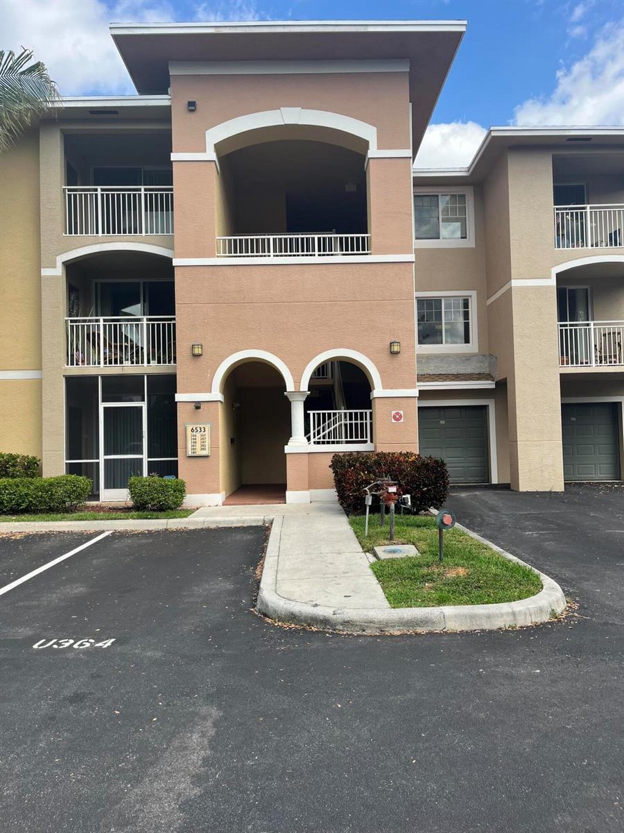 6533 Emerald Dunes Drive # 301, West Palm Beach FL 33411