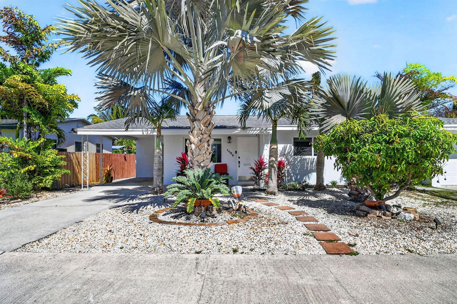 1720 N L Street, FL 33460 photo 2