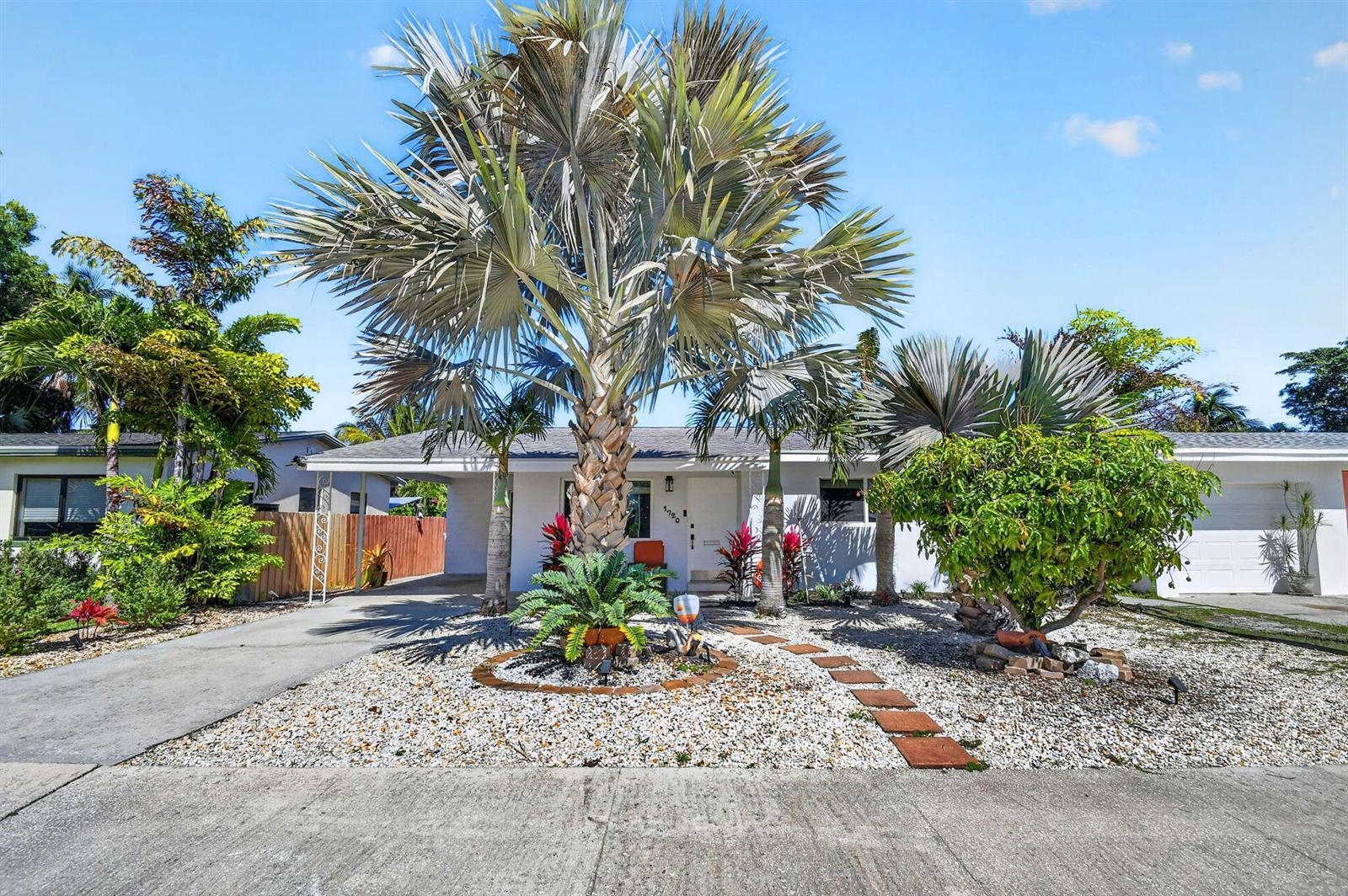 1720 N L Street, FL 33460