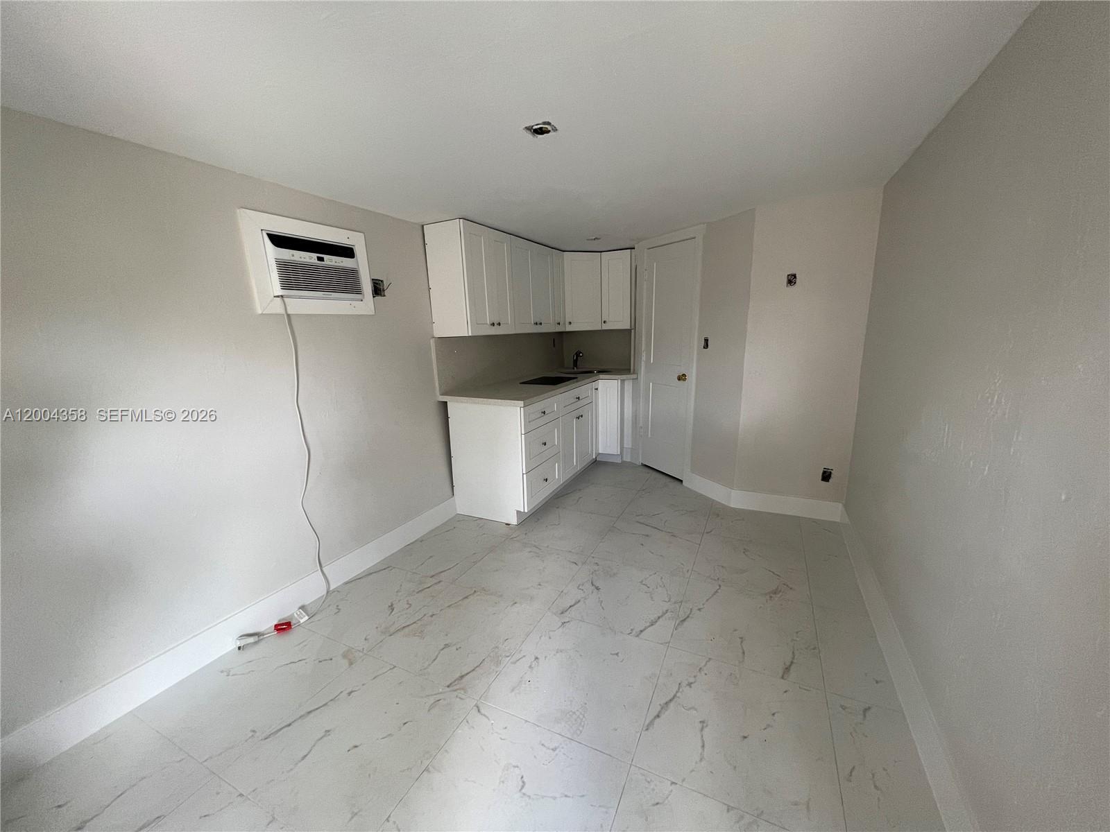 27 NE 5th Ave, Hialeah FL 33010 photo 2