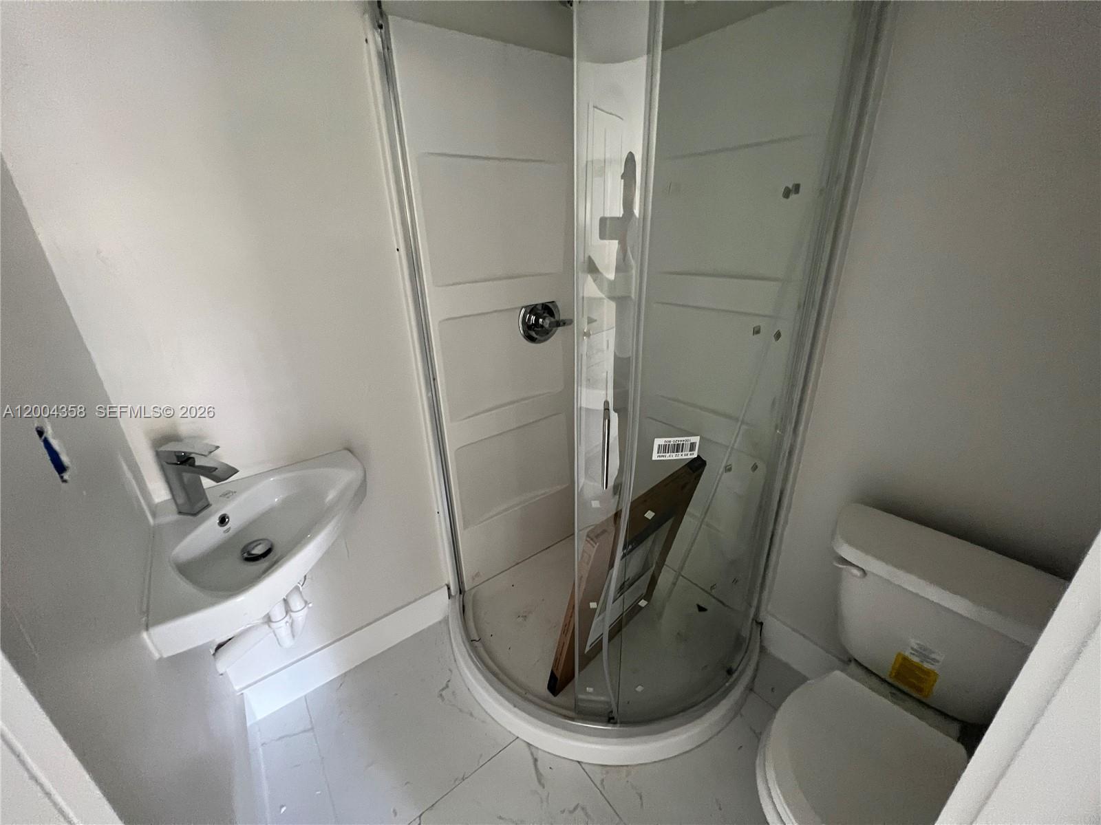 27 NE 5th Ave, Hialeah FL 33010 photo 4