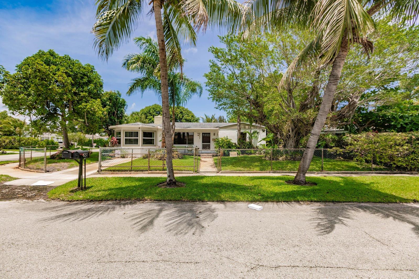 637 Troy Boulevard, West Palm Beach FL 33409