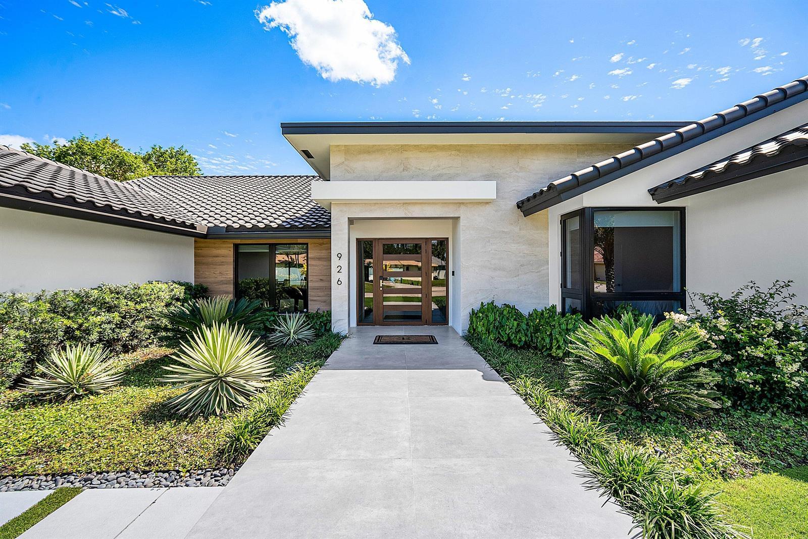 926 SW 35th Court, Boynton Beach FL 33435 photo 4