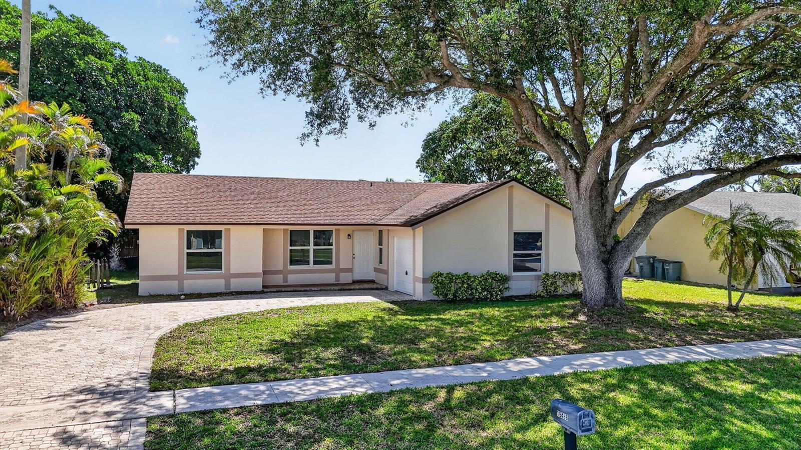 19486 Delaware Circle, Boca Raton FL 33434