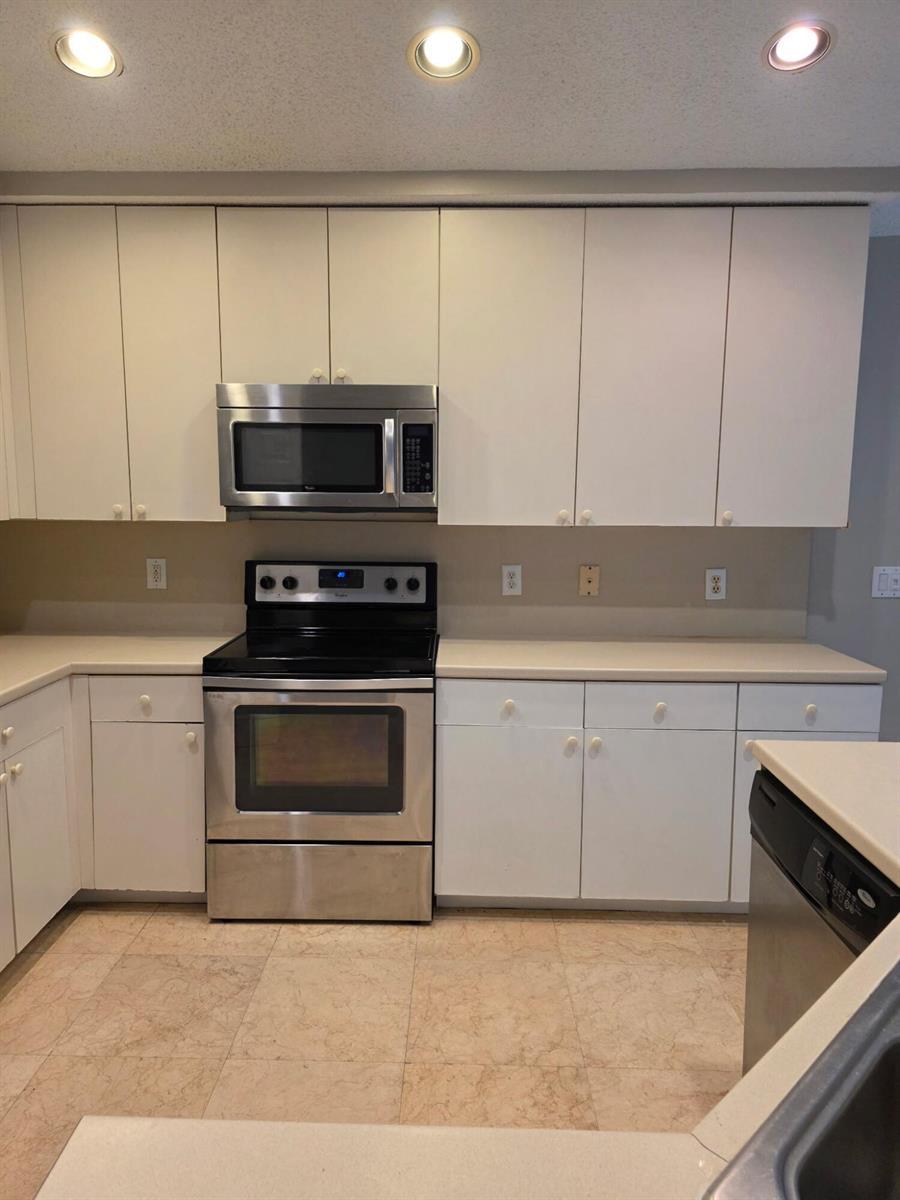 1350 NW 143rd Avenue, Pembroke Pines FL 33028 photo 4