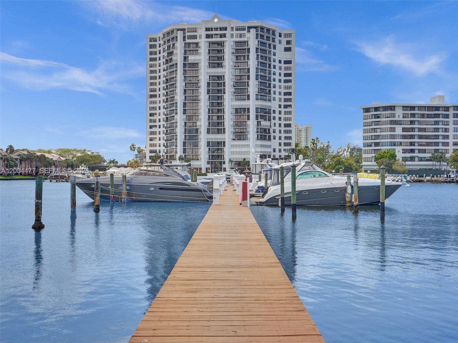 2667 S Parkview Dr, Hallandale Beach FL 33009 photo 2
