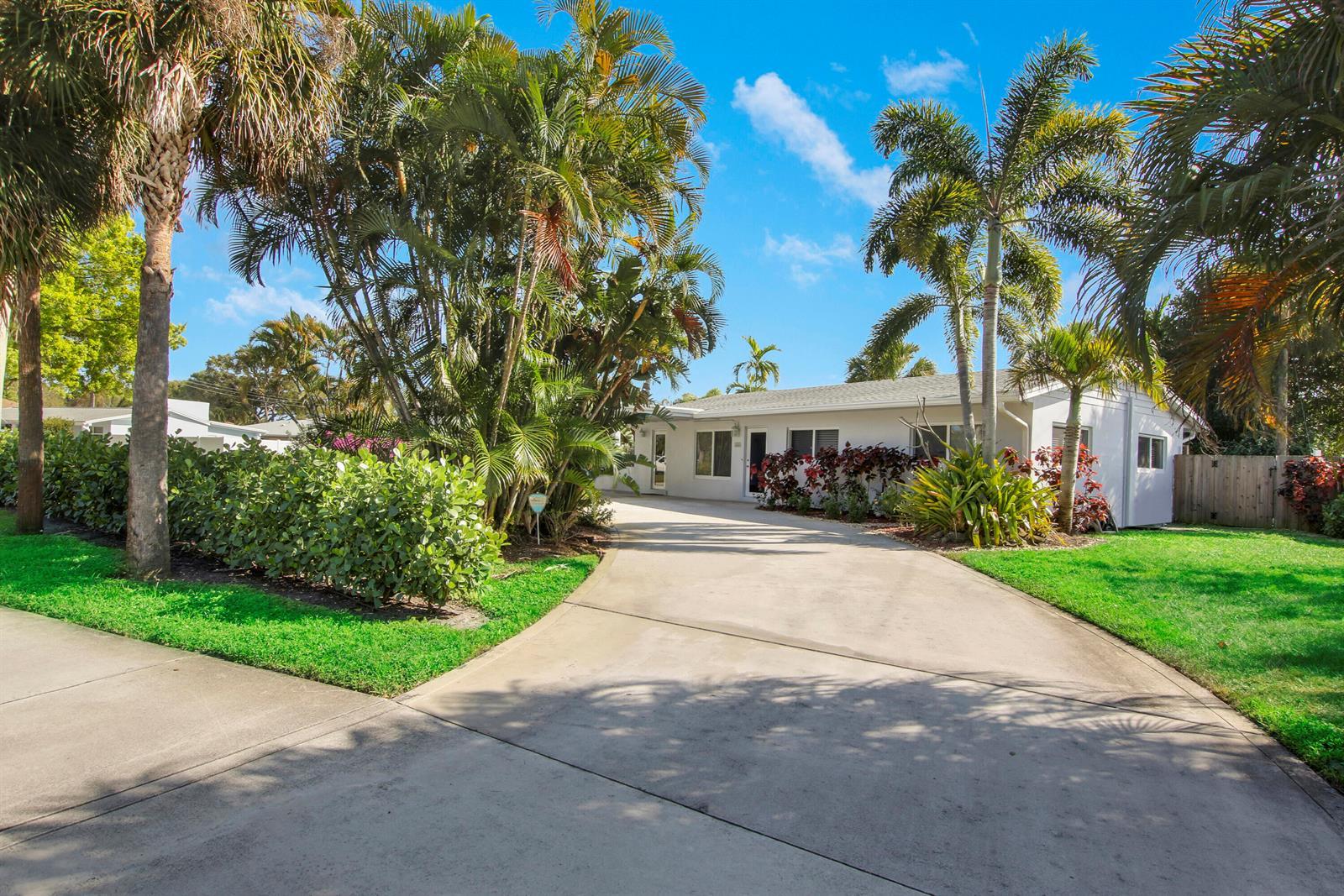 466 Tequesta Drive, Tequesta FL 33469