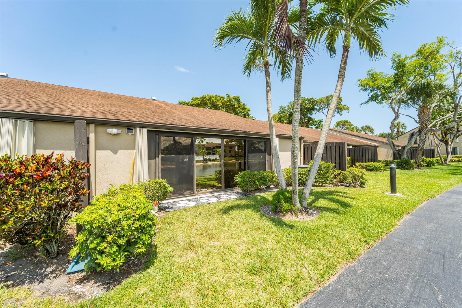 705 Sunny Pine Way # F, FL 33415 photo 2