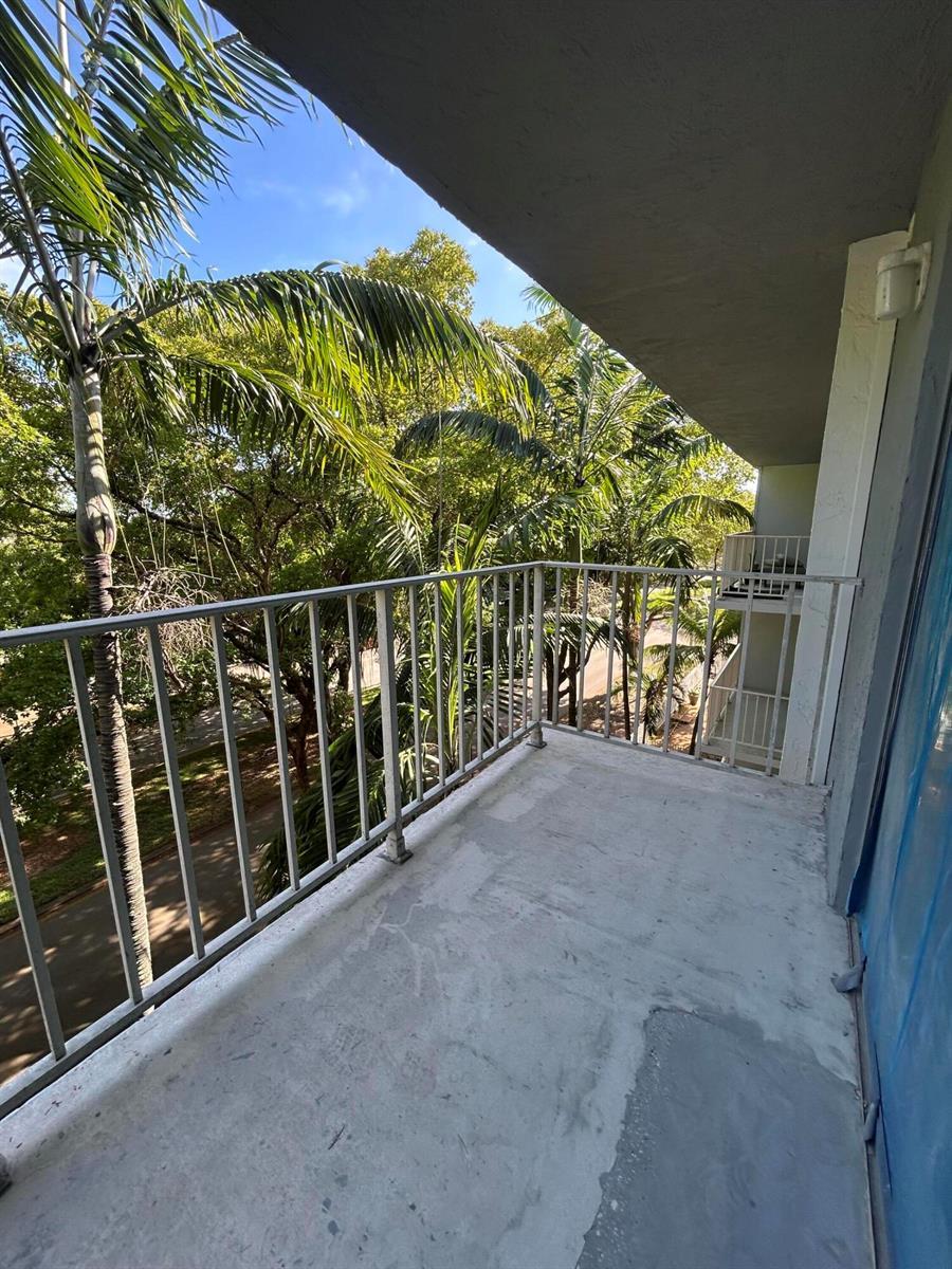 1805 Sans Souci Boulevard # 507, North Miami FL 33181 photo 3