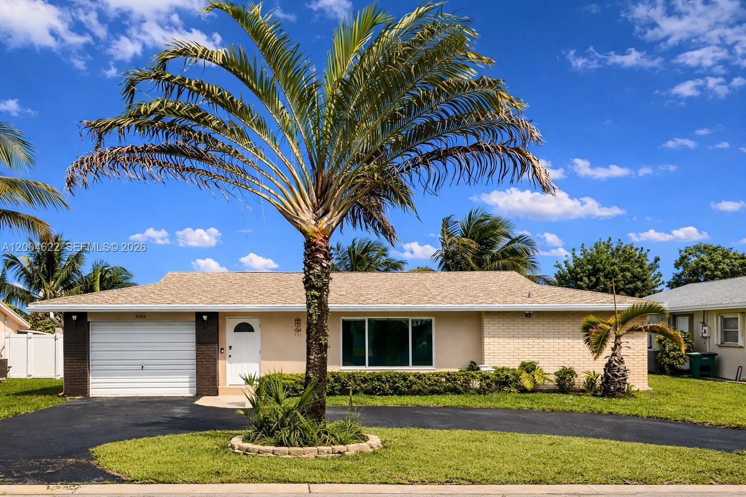 8102 NW 96th Ter, Tamarac FL 33321