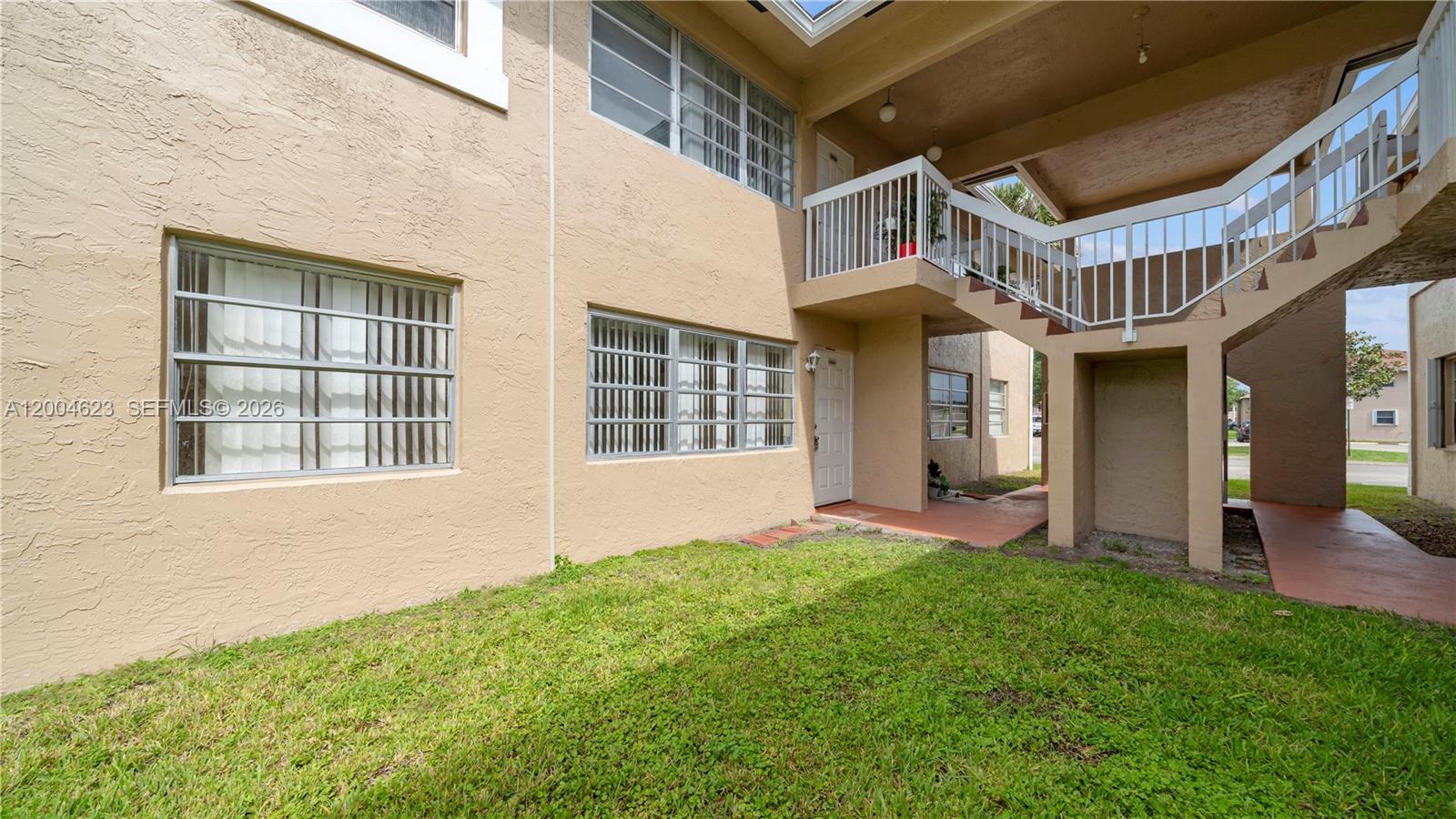 9964 Twin Lakes Dr # B, Coral Springs FL 33071