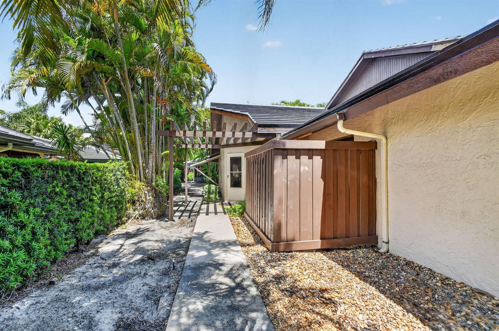 5155 Pine Drive, Boynton Beach FL 33437 photo 5