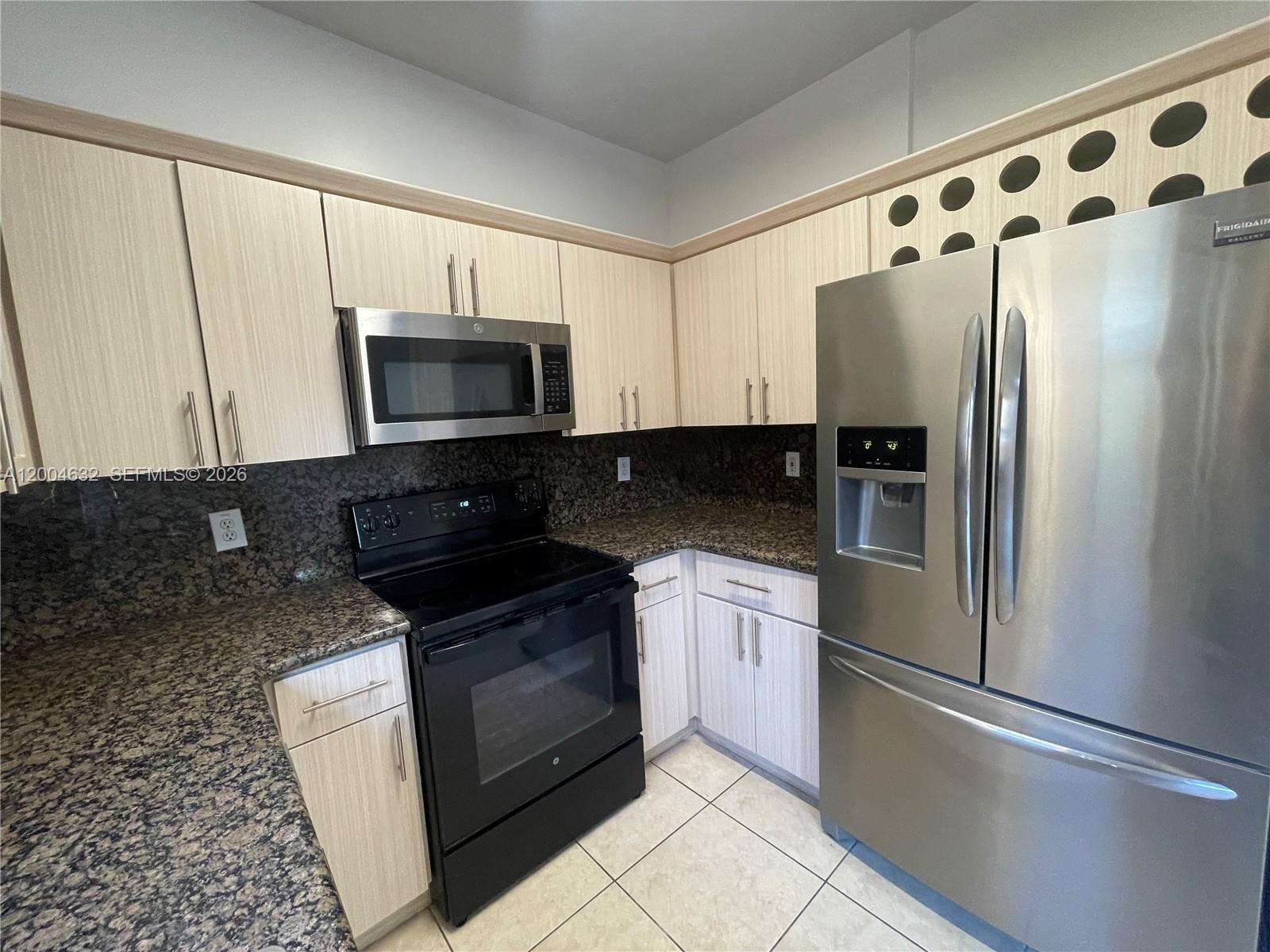 8423 NW 138th Ter # 2804, Miami Lakes FL 33016 photo 5