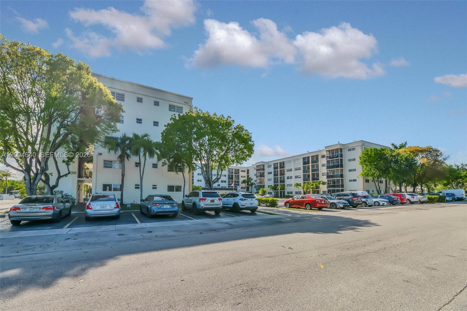 220 SW 9th Ave # 501, Hallandale Beach FL 33009 photo 2