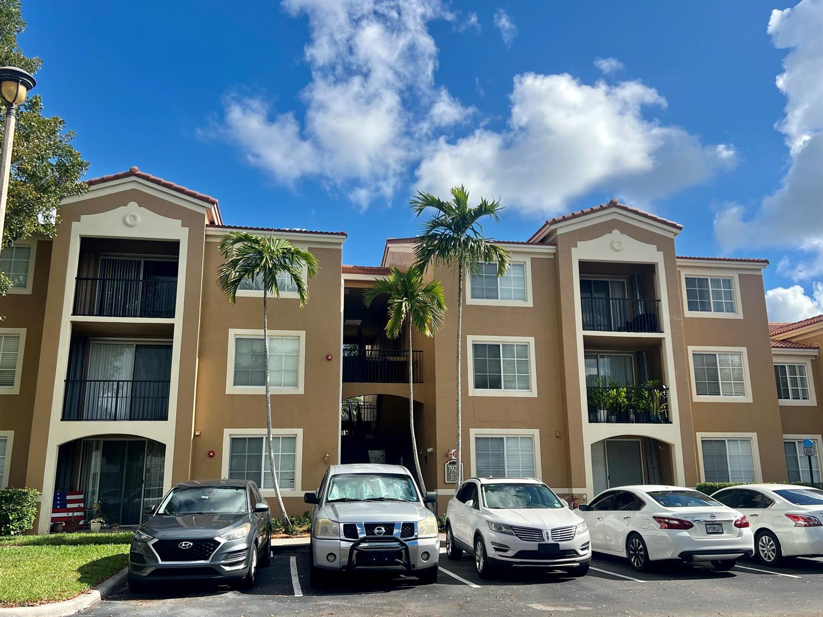 7920 N Nob Hill Road, Tamarac FL 33321