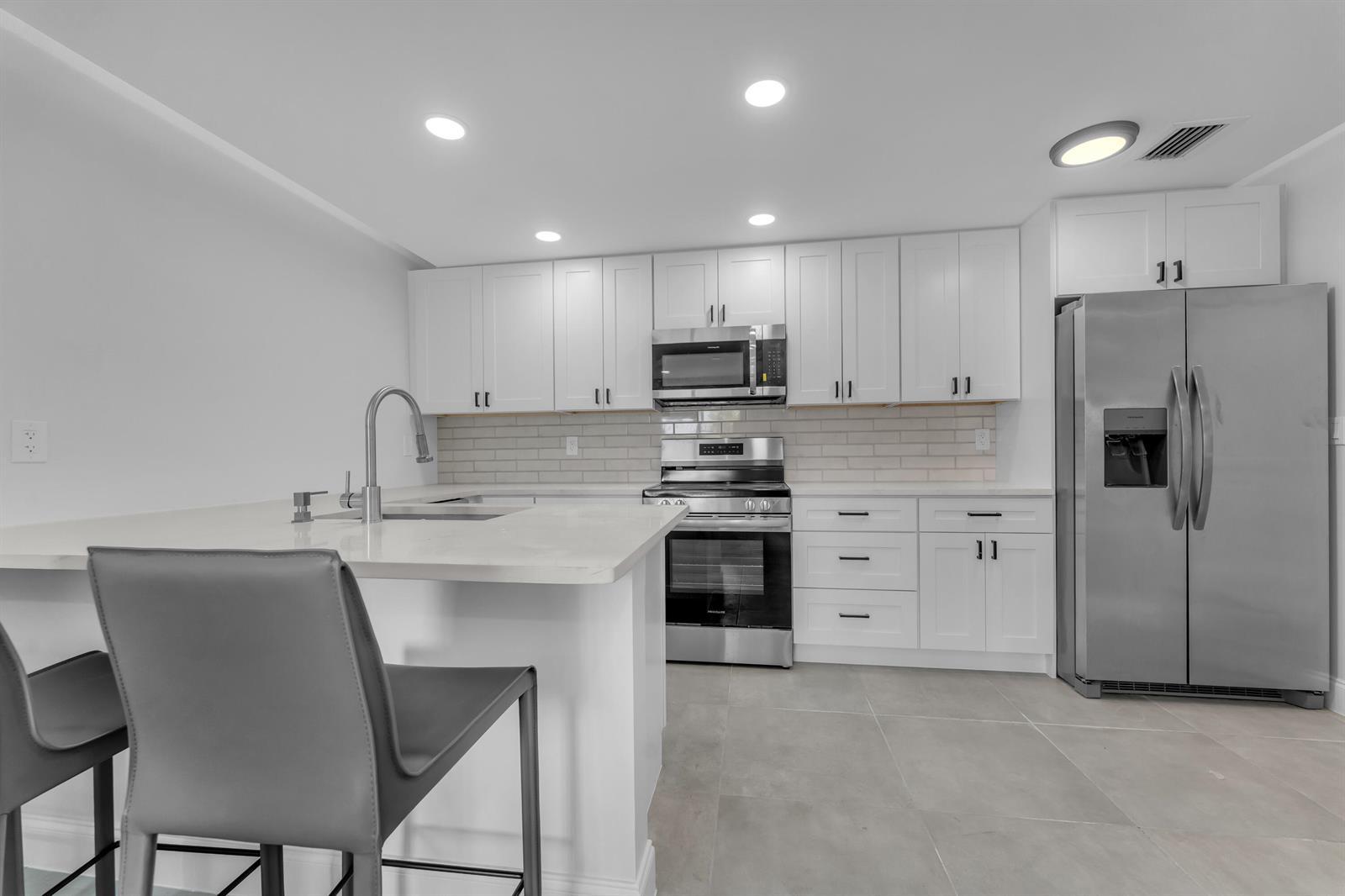 381 SE 15th Avenue # 1, Deerfield Beach FL 33441 photo 4