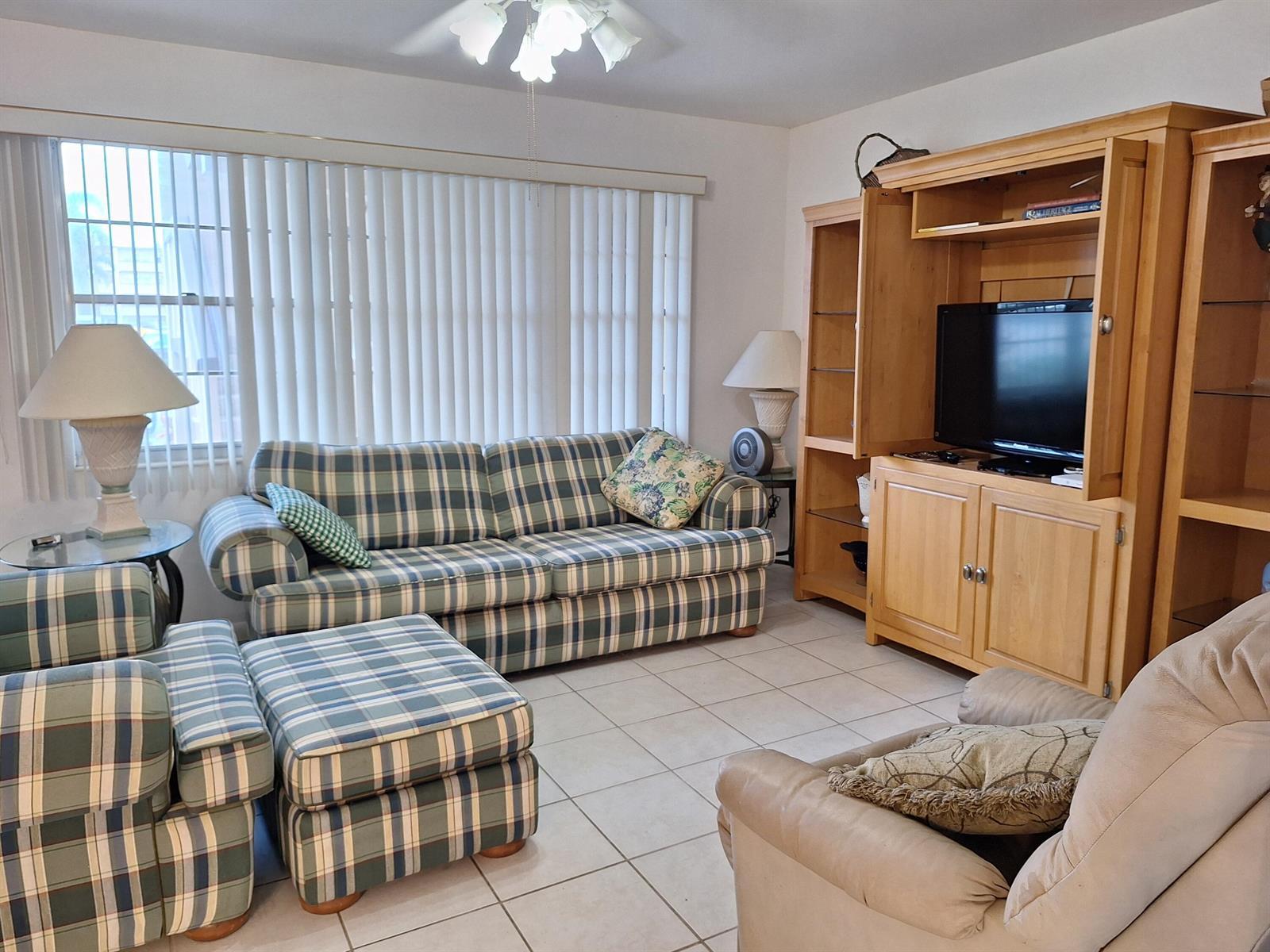 1010 Wolverton E, Boca Raton FL 33434 photo 2