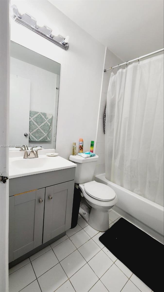 6960 NW 174th Ter # 706, Hialeah FL 33015 photo 3