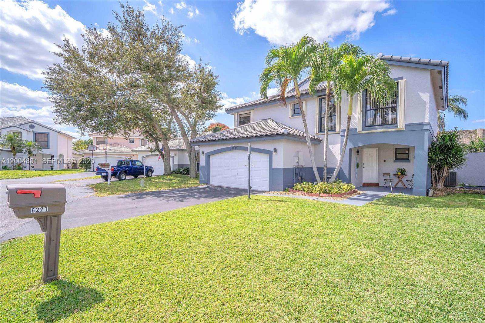 6221 Manchester Ln, Davie FL 33331