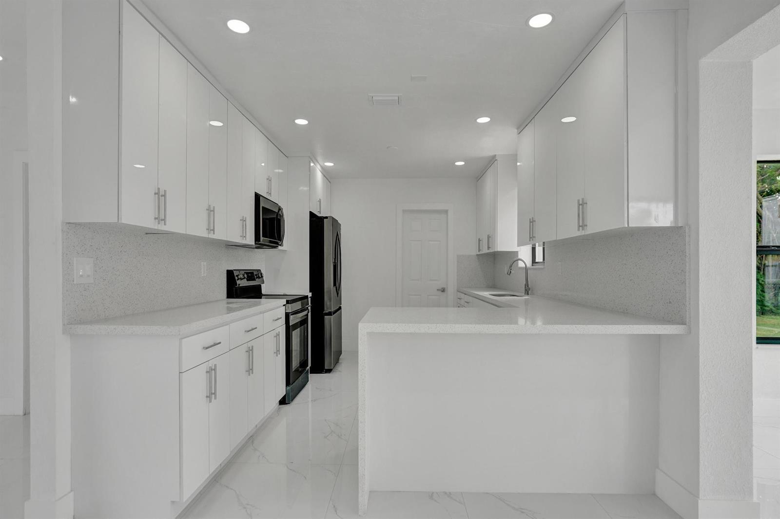 2301 Alcazar Drive, Miramar FL 33023 photo 4
