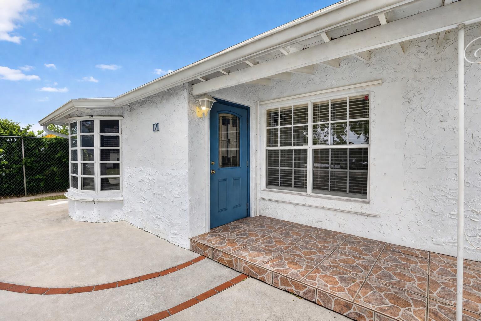 121 NW 52nd Street, Oakland Park FL 33309 photo 2