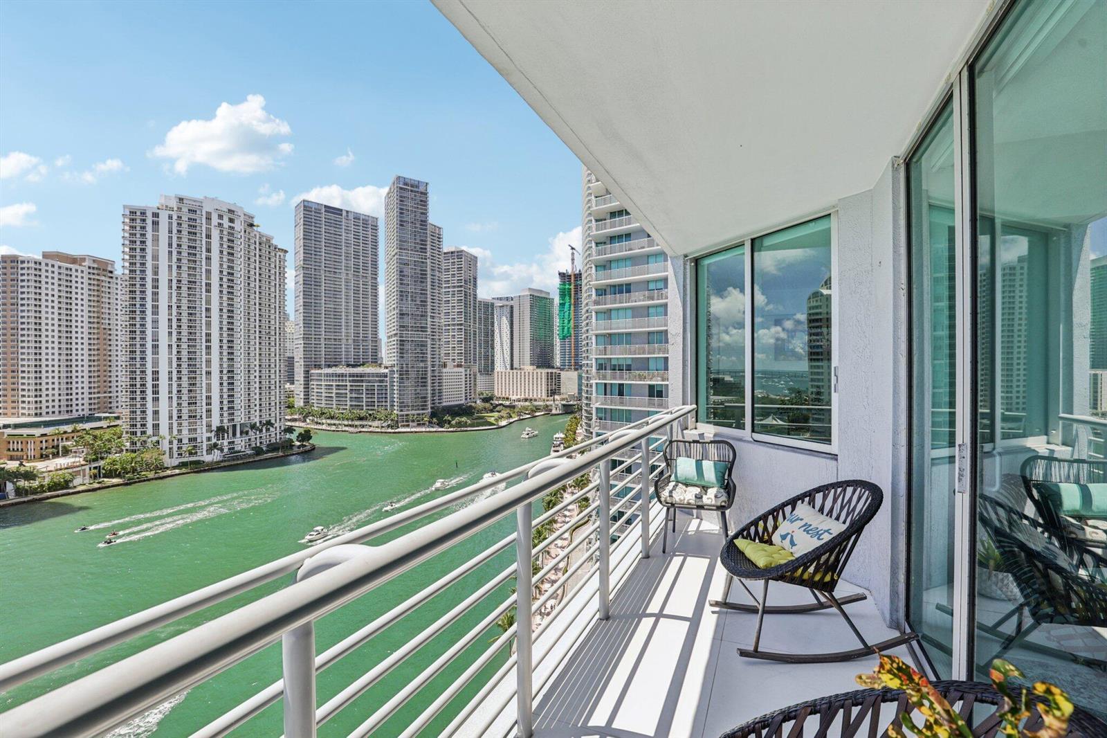335 S Biscayne Boulevard # 1607, Miami FL 33131 photo 2