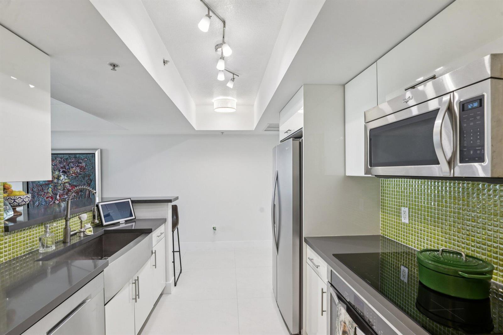 335 S Biscayne Boulevard # 1607, Miami FL 33131 photo 4