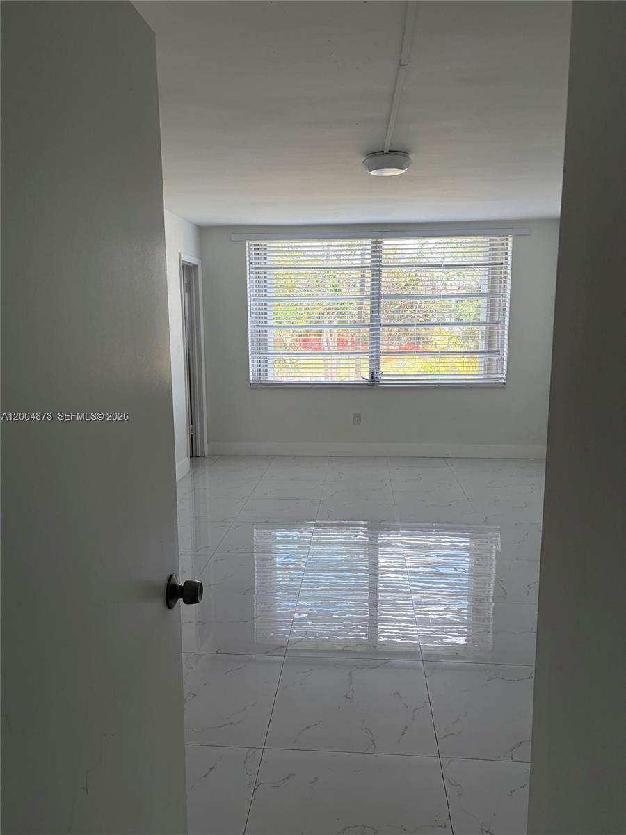 1401 NE 191st St # D201, Miami FL 33179 photo 4
