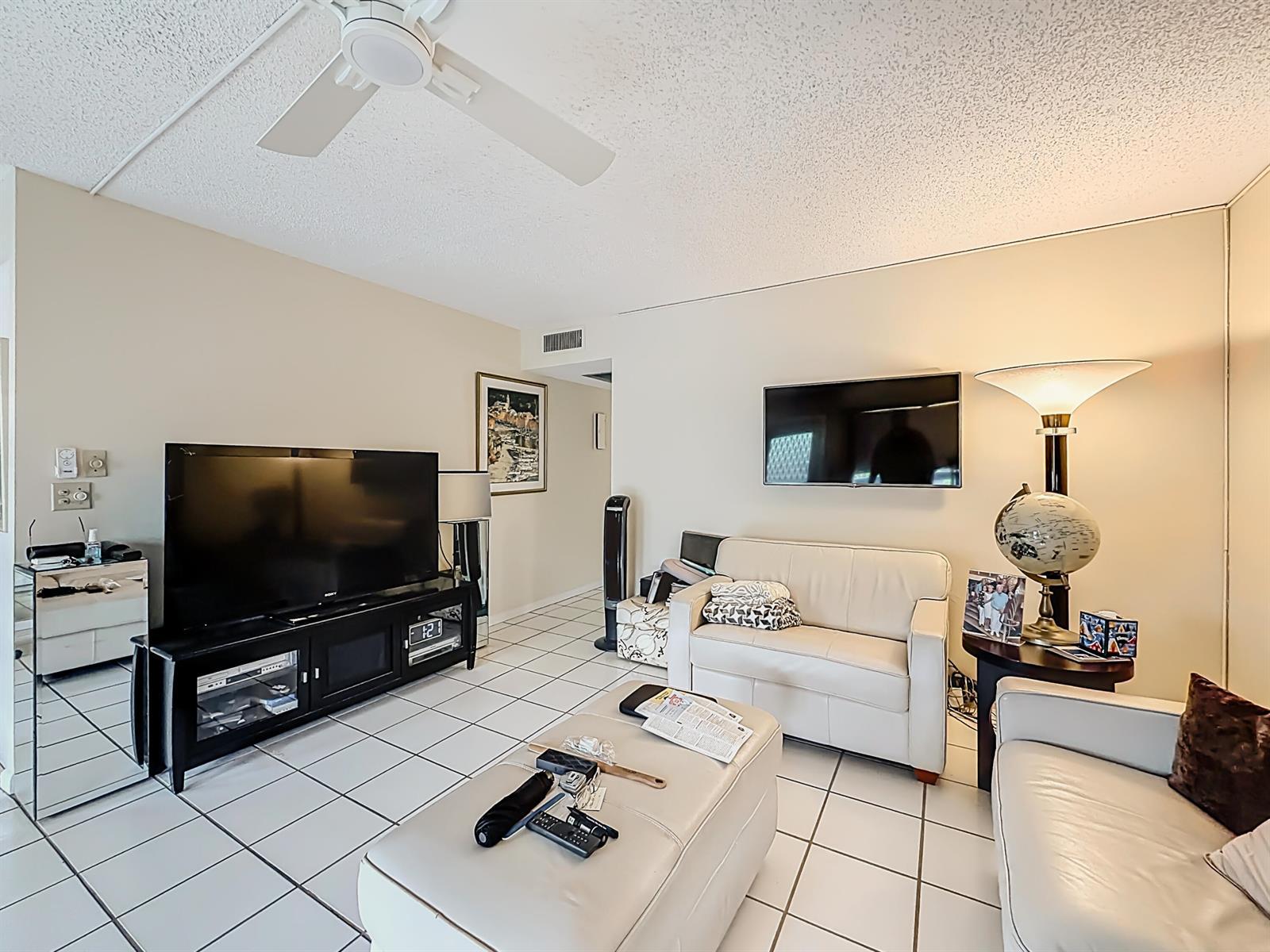2114 Oakridge V, Deerfield Beach FL 33442 photo 5