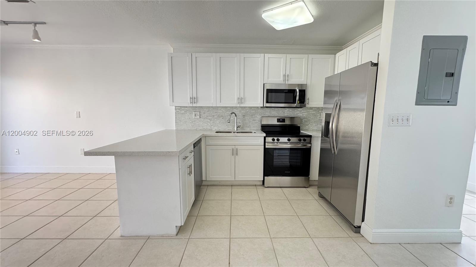 9465 SW 77th Ct, Miami FL 33156 photo 2