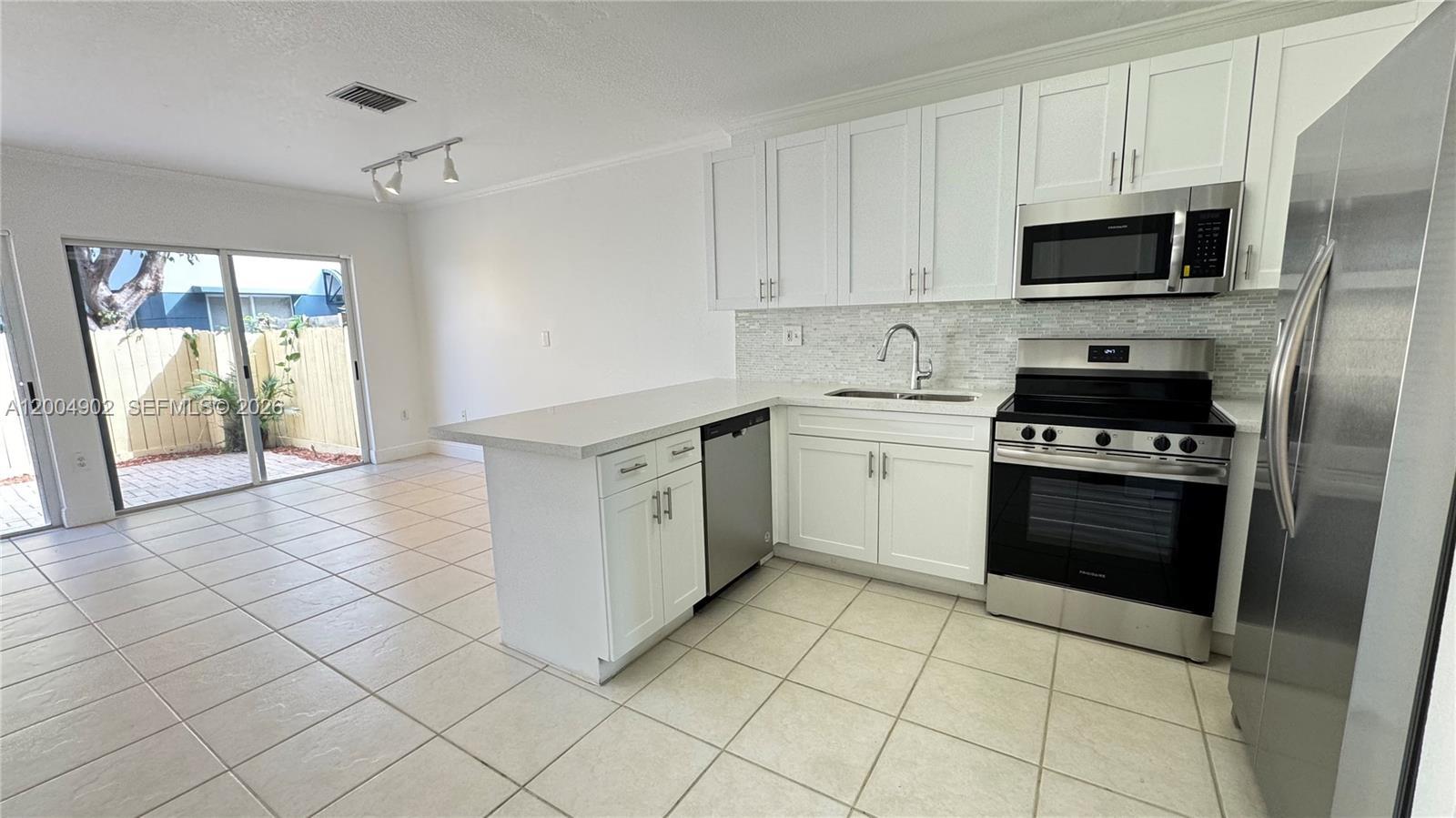 9465 SW 77th Ct, Miami FL 33156 photo 3