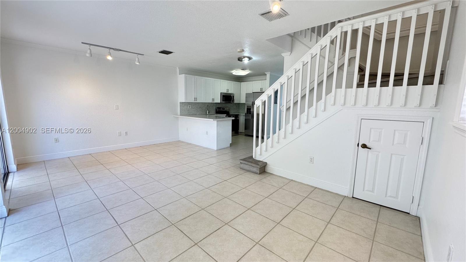 9465 SW 77th Ct, Miami FL 33156 photo 5