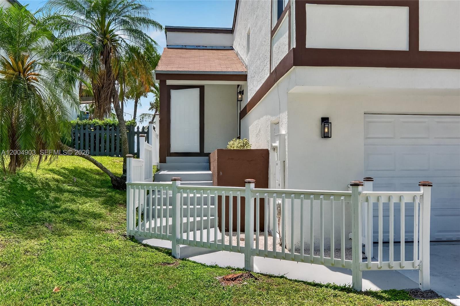 9928 SW 218th Ter, Cutler Bay FL 33190 photo 3