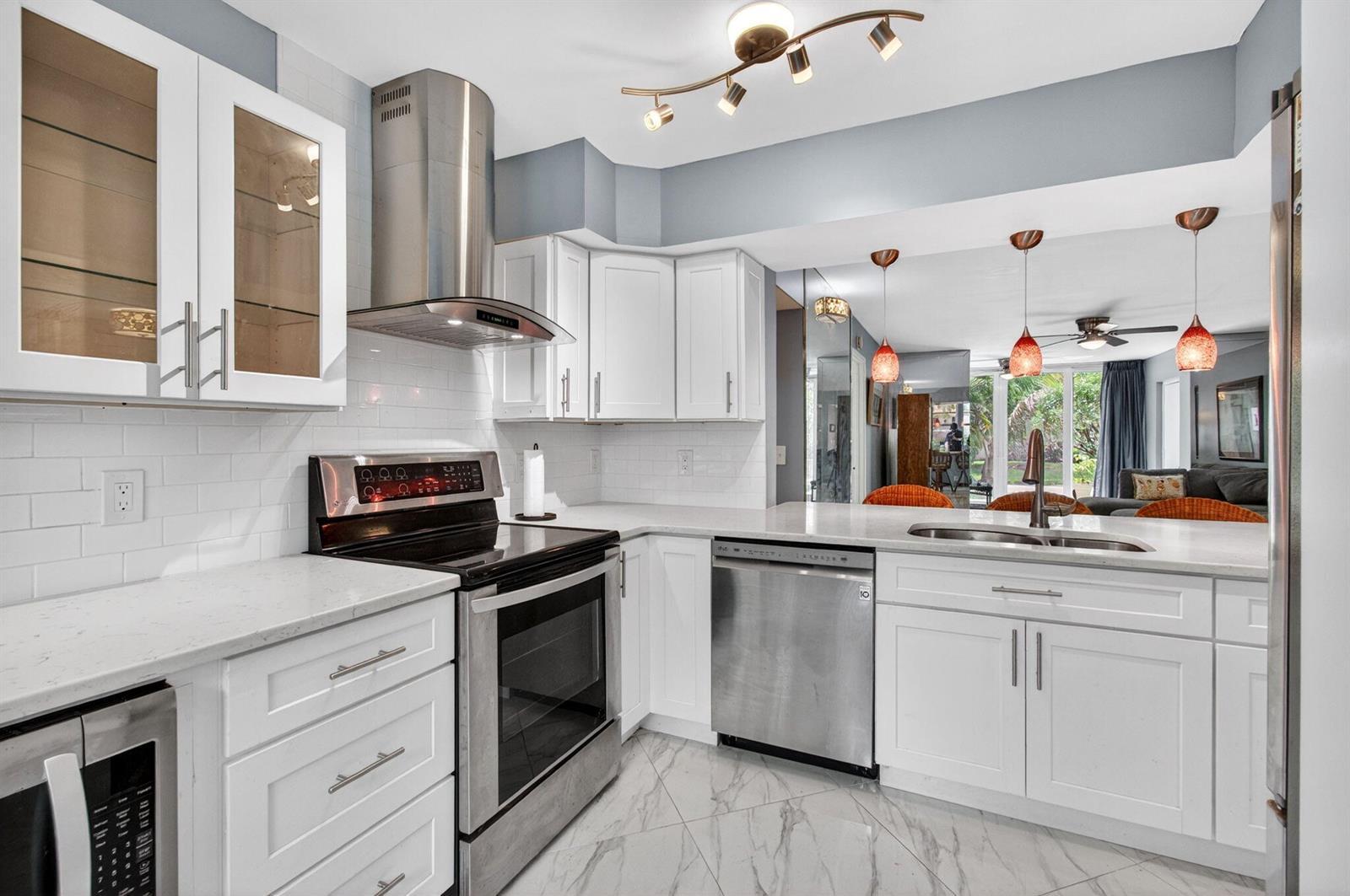 18 Willowbrook Lane # 103, Delray Beach FL 33446 photo 2