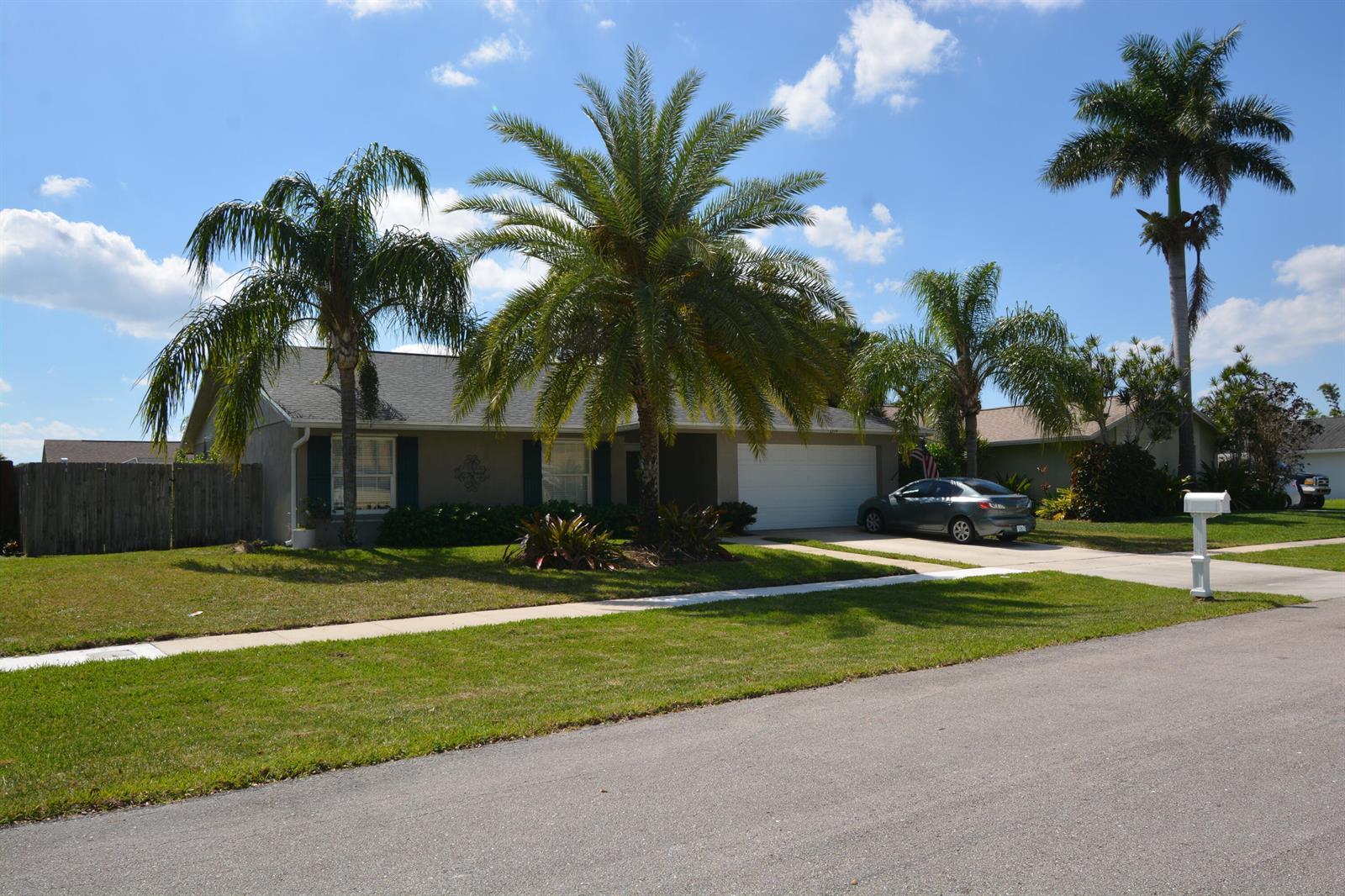 1379 Pinetta Circle, Wellington FL 33414