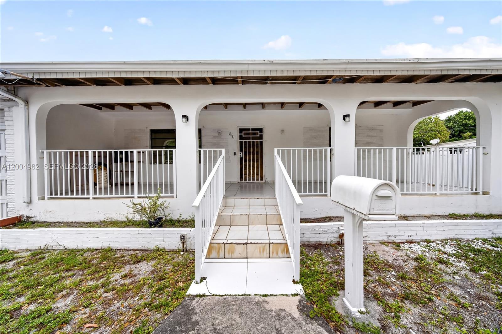 3061 NW 14th St, Miami FL 33125