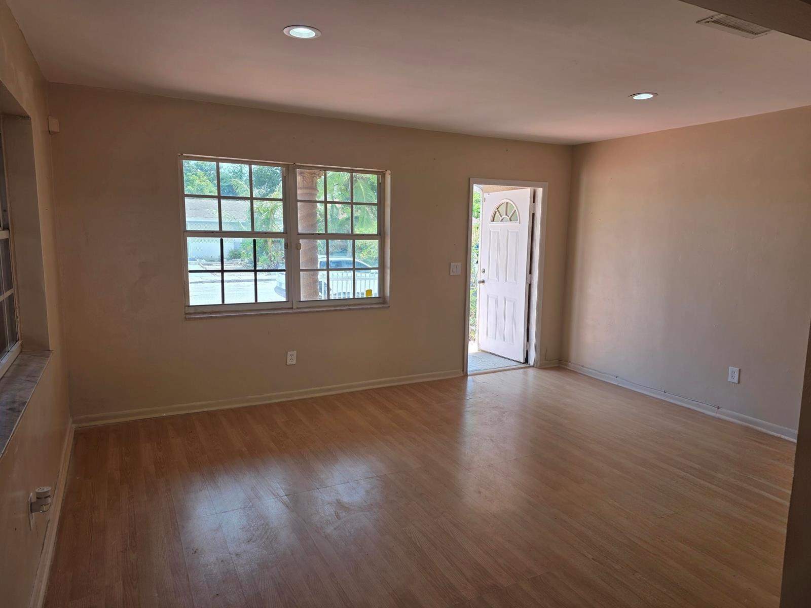 905 S F Street, FL 33460 photo 5