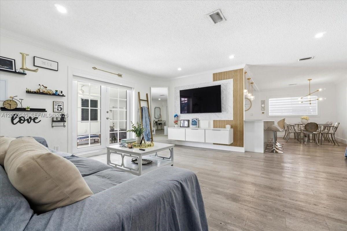 740 SW 7th Ave, Hallandale Beach FL 33009 photo 4