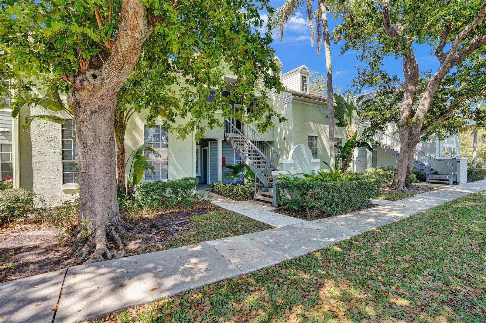 1050 Crystal Way, Delray Beach FL 33444 photo 2