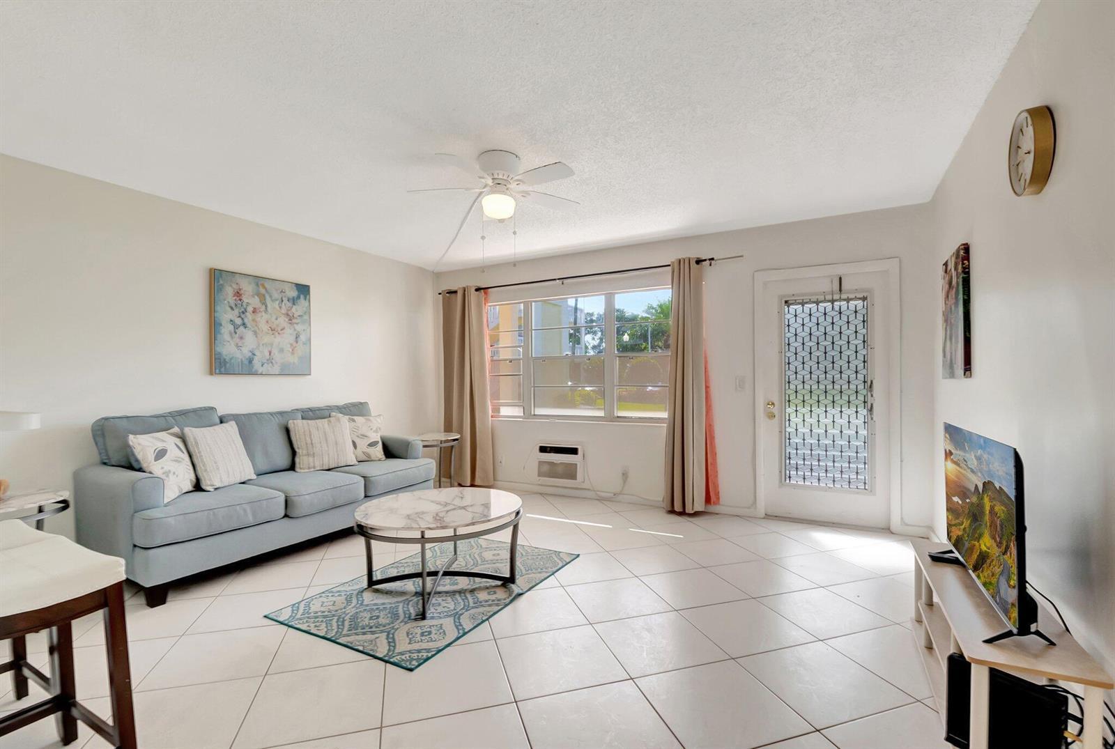 176 Dorset E, Boca Raton FL 33434 photo 2