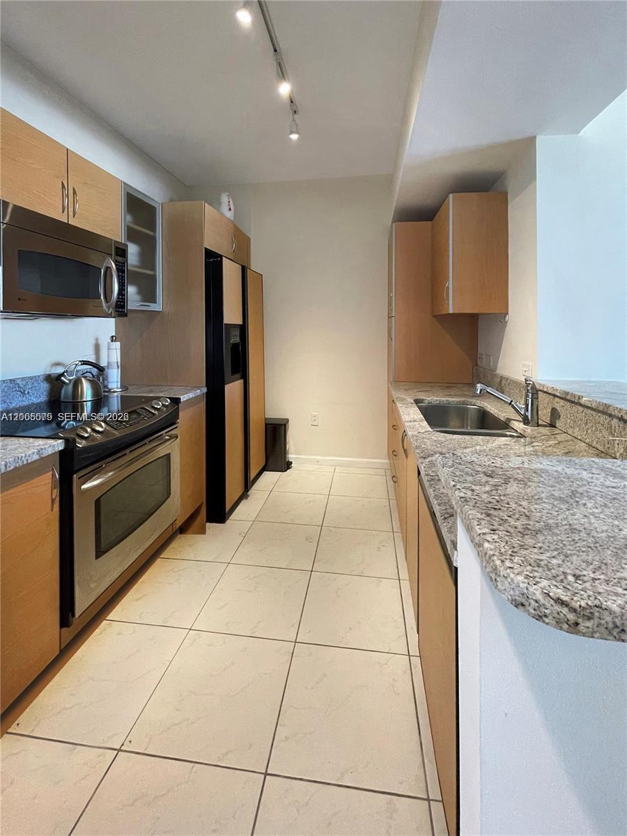 18800 NE 29th Ave # 502, Aventura FL 33180 photo 2