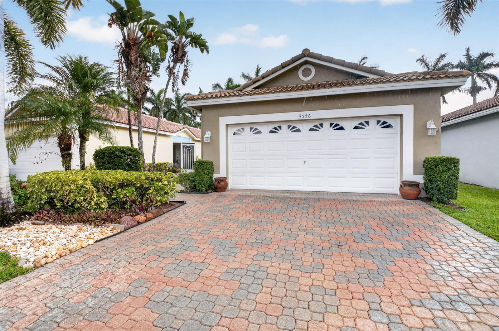 9556 Cherry Blossom Court, Boynton Beach FL 33437 photo 2