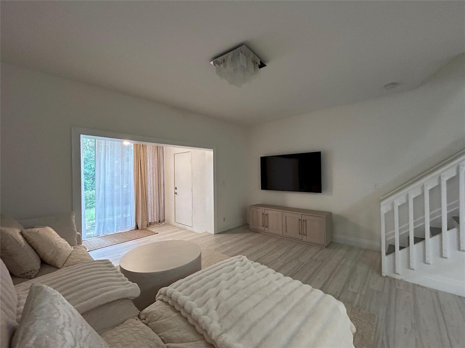 1043 Kokomo Key Lane, Delray Beach FL 33483 photo 2