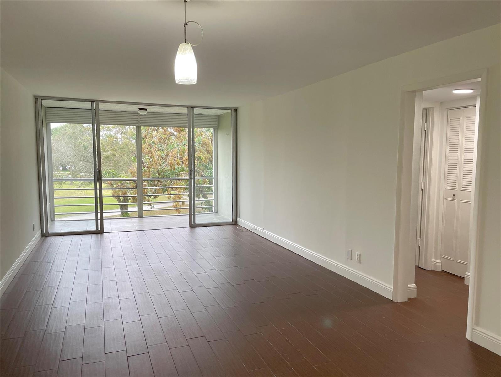 9411 Evergreen Place # 302, Davie FL 33324 photo 2