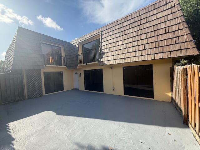 724 Springdale Circle, Palm Springs FL 33461 photo 2