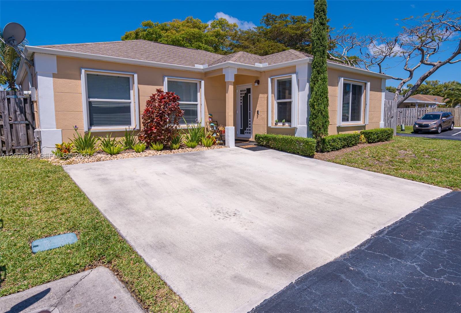 9786 SW 222nd Ter, Cutler Bay FL 33190 photo 2