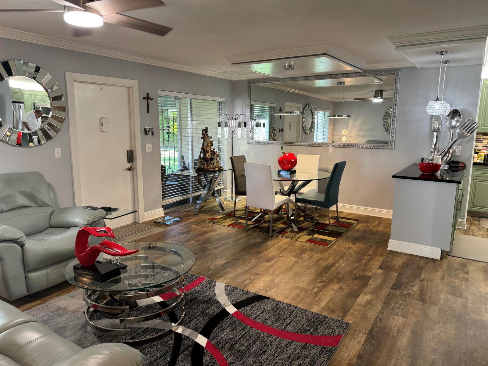 5817 La Pinata Boulevard # 1, FL 33463 photo 3