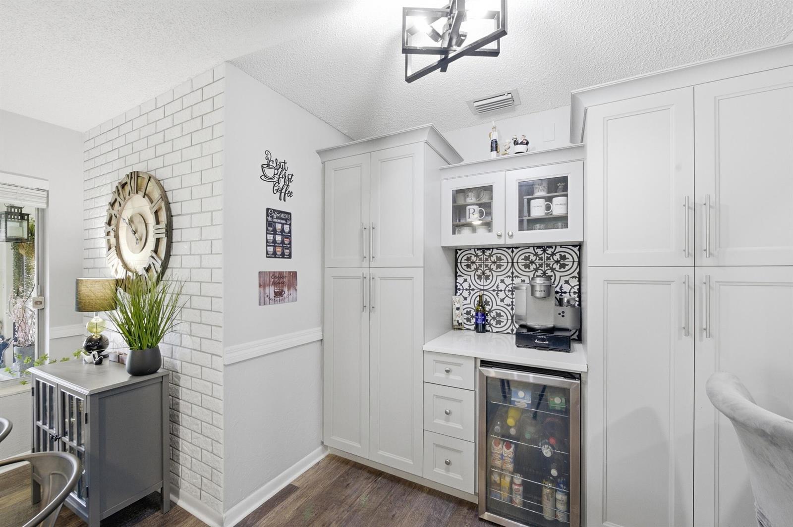 5883 La Paseos Drive # 2, FL 33463 photo 3