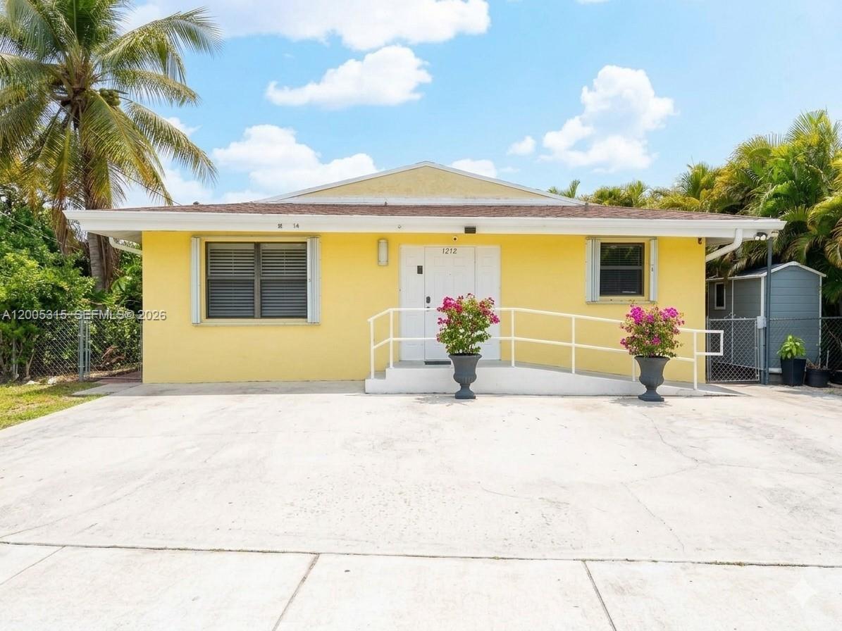 1212-1214 SW 30th Ct, Miami FL 33135 photo 2