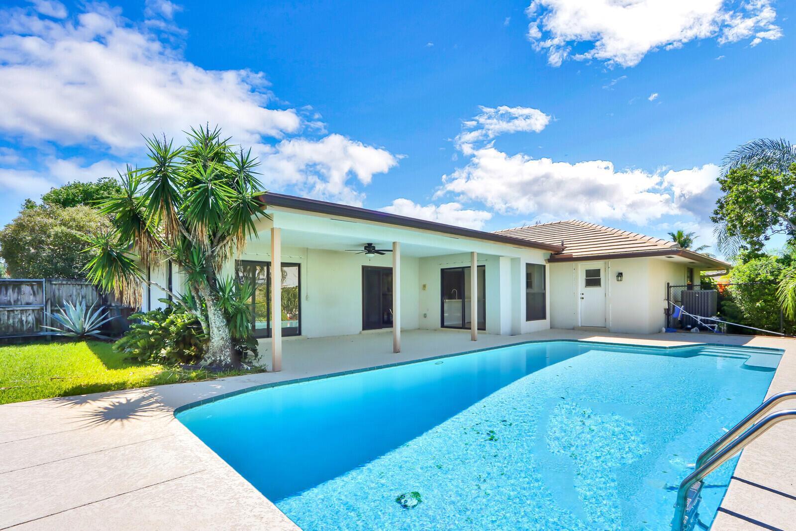 85 Hickory Hill Road, Jupiter FL 33469 photo 3